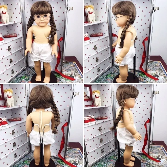 American Girl Pleasant Company Molly McIntire Doll - Picture 9 of 13